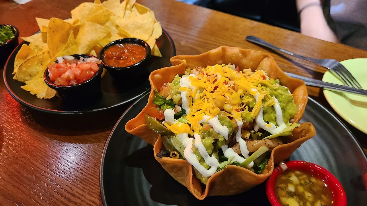 한 달에 한번 숨고의 식탁 시간이 있다. 다른 팀과도 자연스럽게 친해지는 시간 (지난 7월)