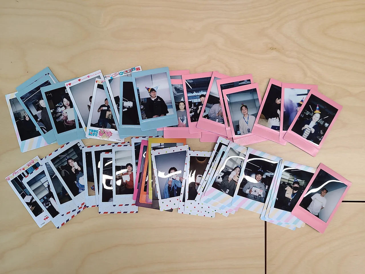 생일엔 케이크와 반차권 +  그리고 폴라로이드 선물까지